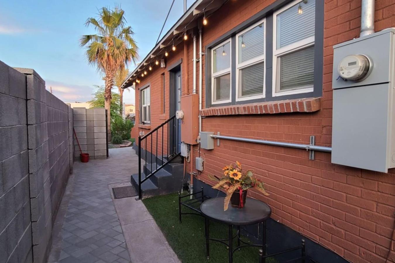 Renovated Downtown Beautiful Patio Apartment Phoenix